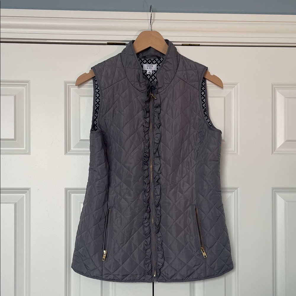 Crown & Ivy Gray Quilted Vest with Ruffle Trim
